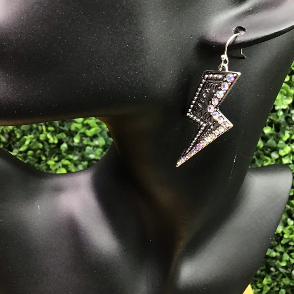 Thunder bolt‎ earrings